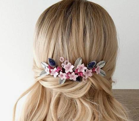 Peinados para bodas con adornos